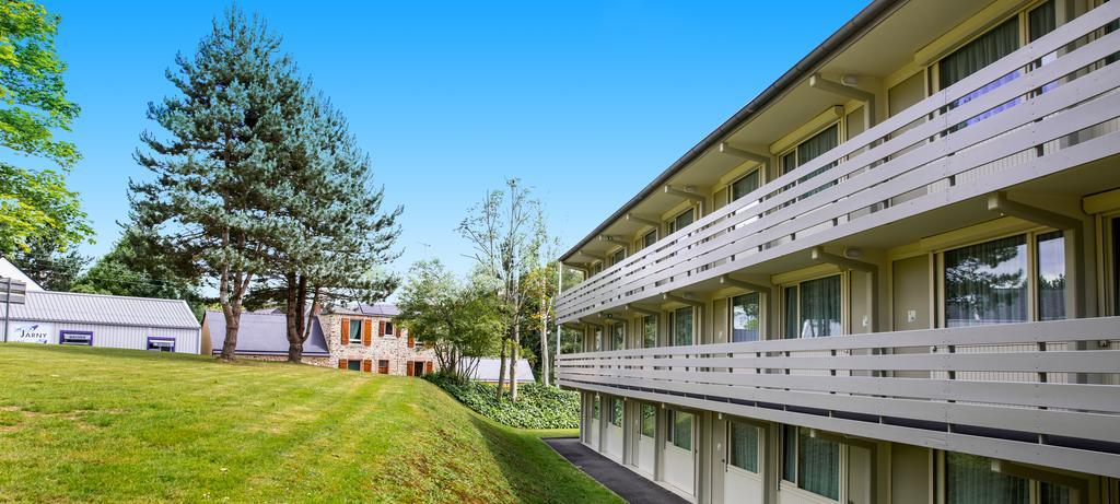 Campanile Fougeres Hotel Exterior photo