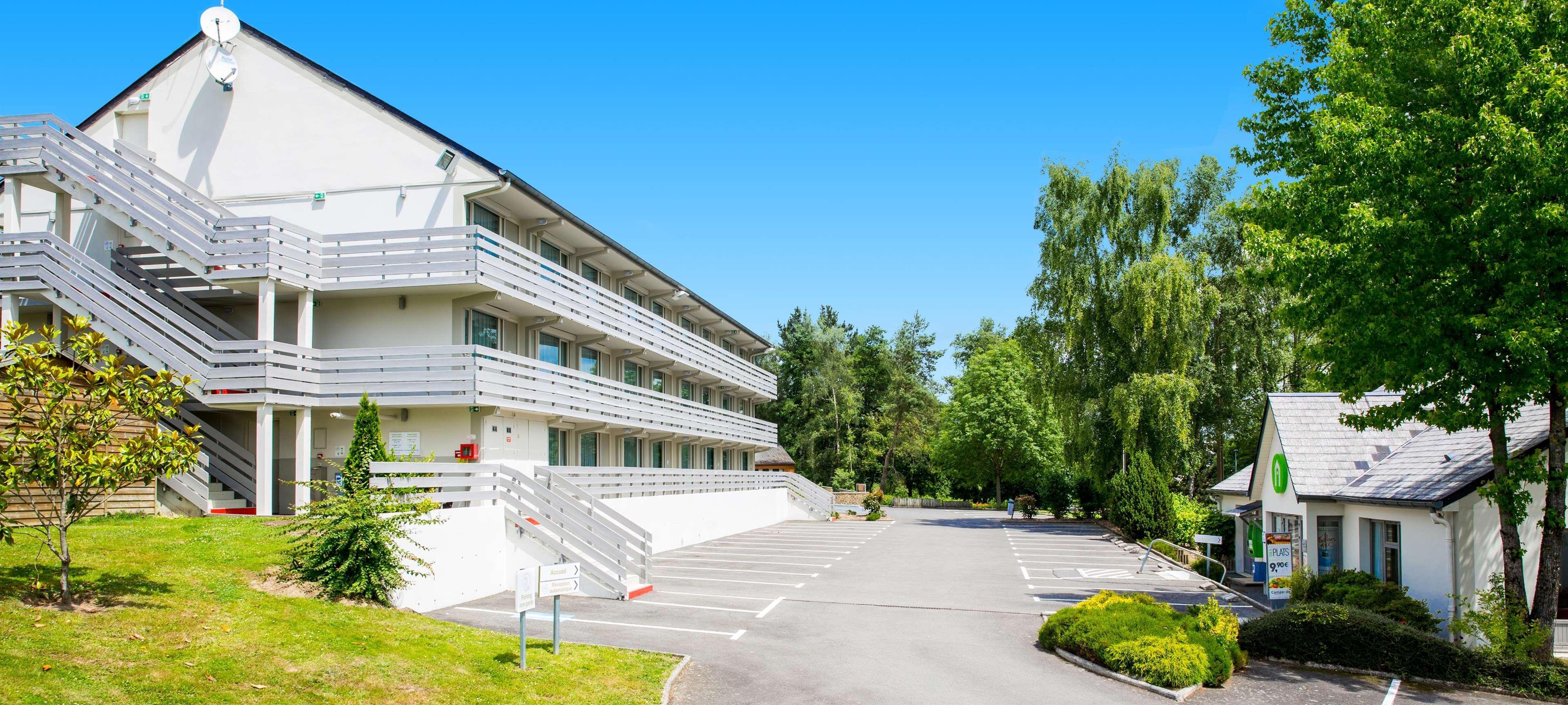 Campanile Fougeres Hotel Exterior photo