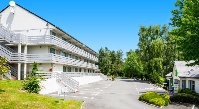 Campanile Fougeres Hotel Exterior photo