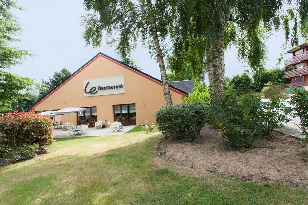 Campanile Fougeres Hotel Exterior photo