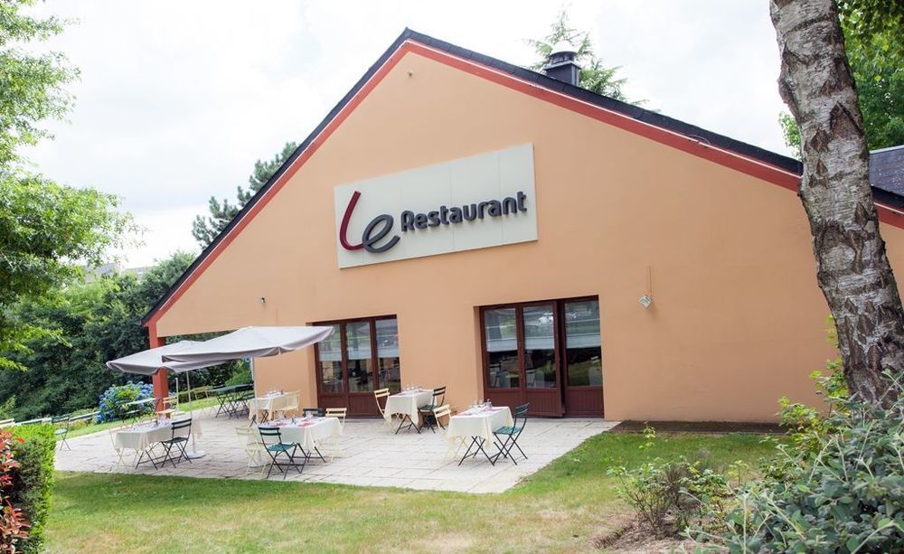 Campanile Fougeres Hotel Exterior photo